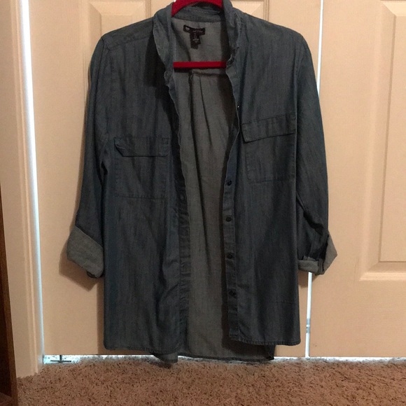 GAP Tops - Women’s long sleeve Gap denim shirt